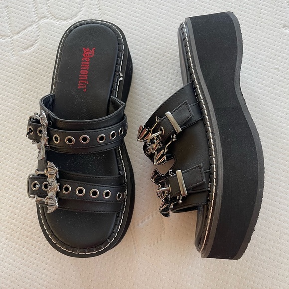 Demonia Vegan Leather Emily-100 Bat Platform Sandals Size 9 - Picture 4 of 7